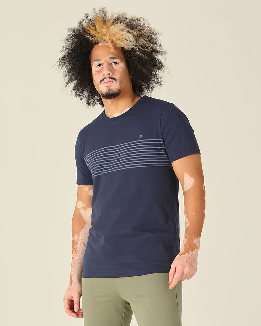 Camiseta Básica Masculina Listras Frontais Em Algodão