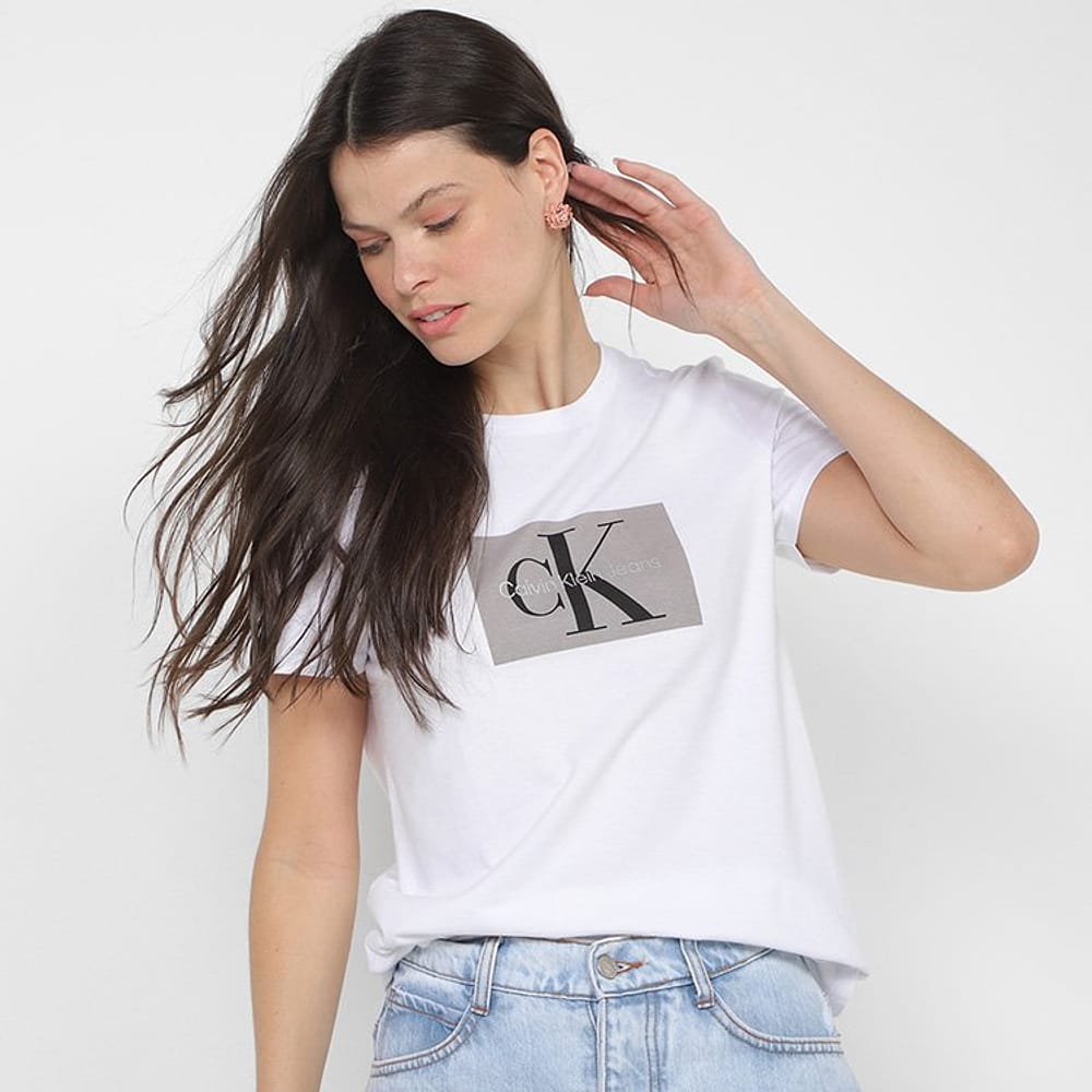 Camiseta Calvin Klein Jeans Re Issue Retângulo Feminina