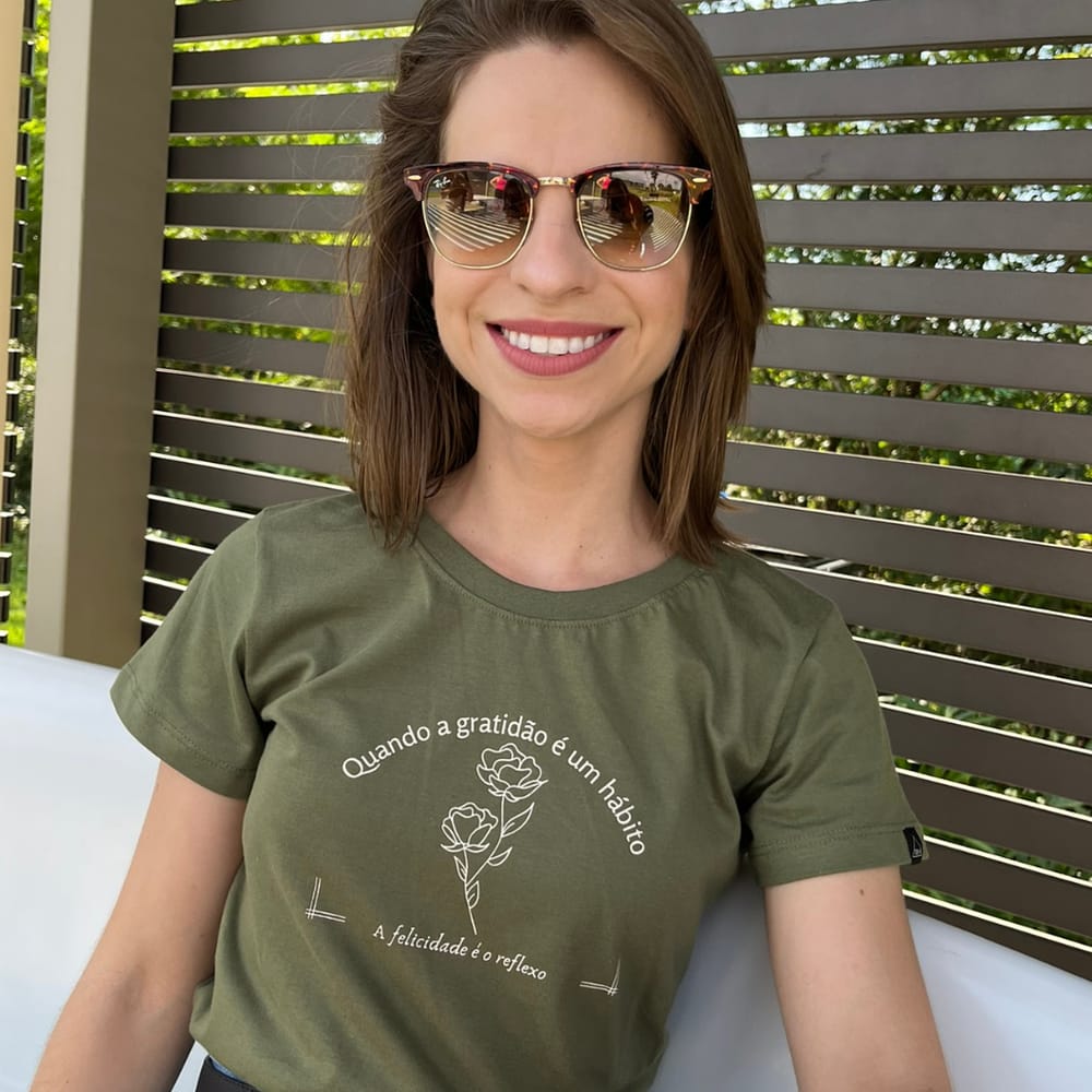 Camiseta T-shirt Feminina Quando a Gratidão Verde