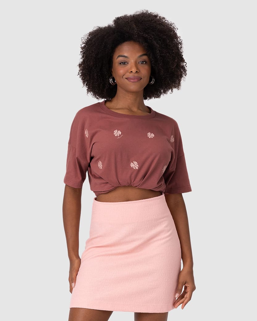 Camiseta Ampla Feminina Com Bordados Em Algodão